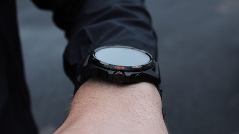 mobvoi-ticwatch-atlas-review-side-angle