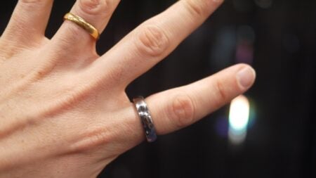Velia ring